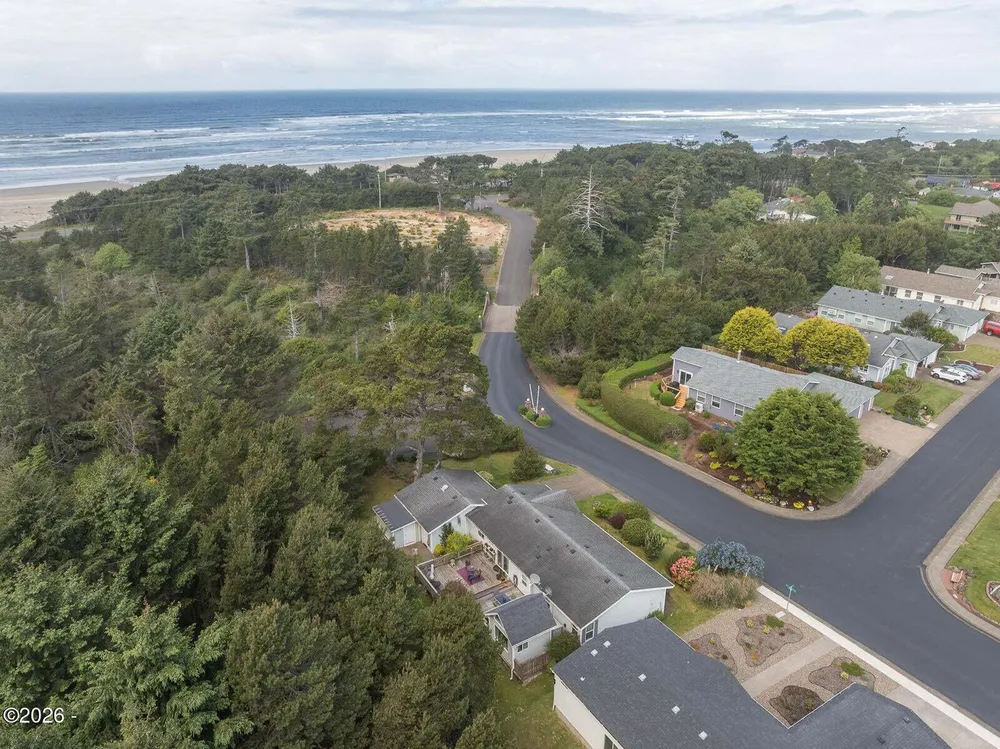 1215 SW Ocean Hills Dr, Waldport, OR 97394