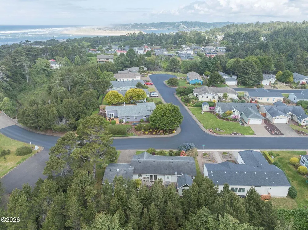 1215 SW Ocean Hills Dr, Waldport, OR 97394