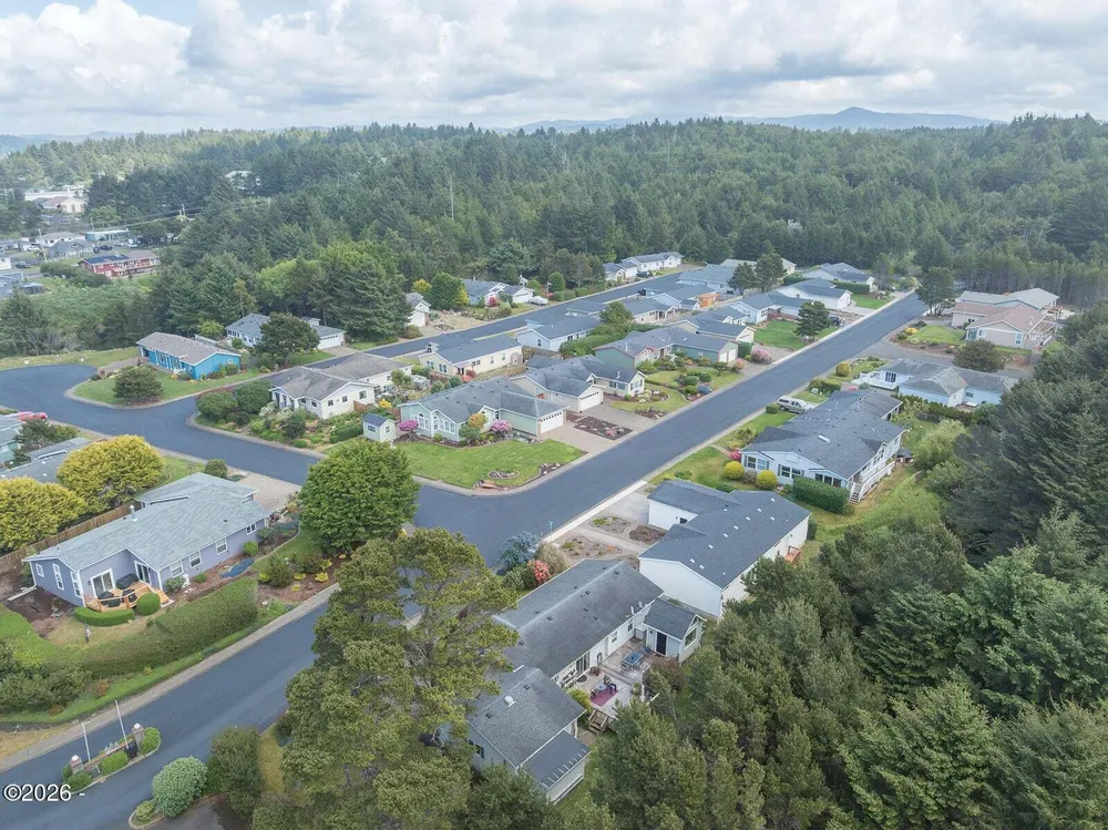 1215 SW Ocean Hills Dr, Waldport, OR 97394