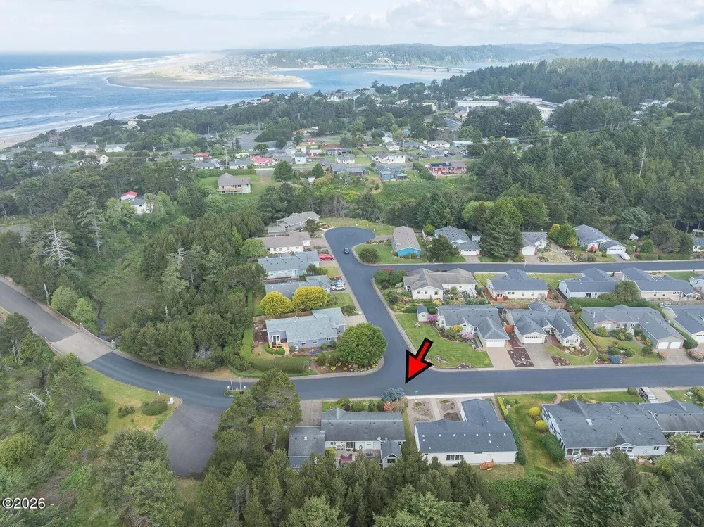 1215 SW Ocean Hills Dr, Waldport, OR 97394