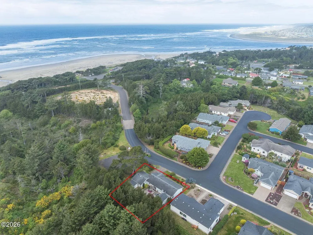 1215 SW Ocean Hills Dr, Waldport, OR 97394