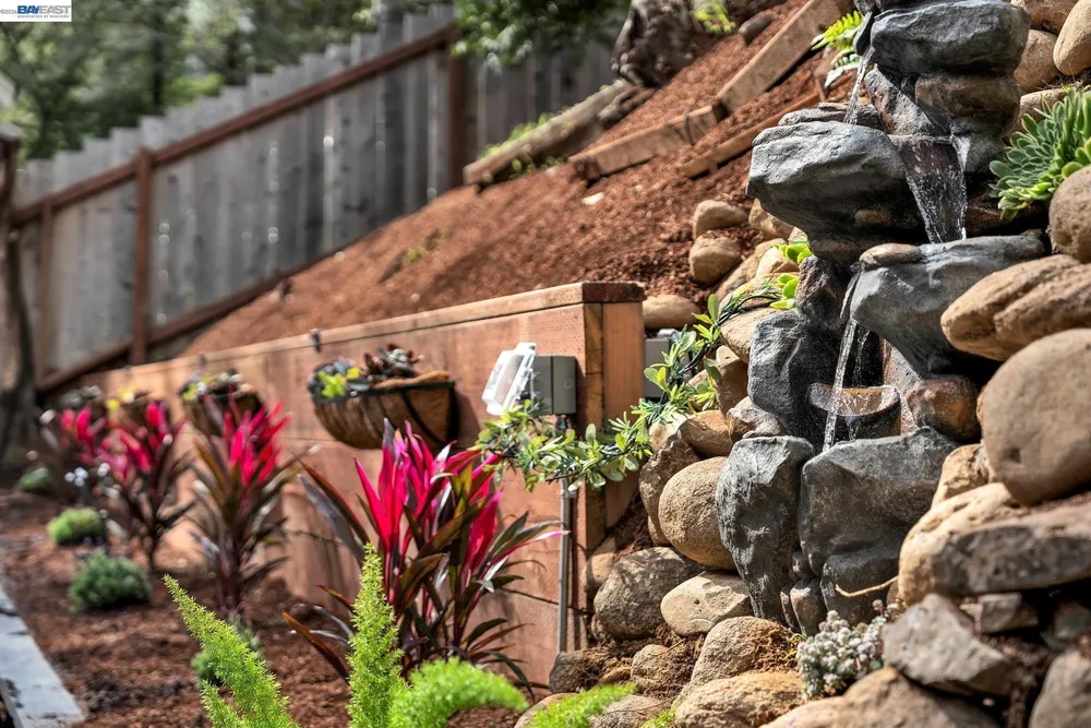 90 Upper Briar Rd, Kentfield, CA 94904