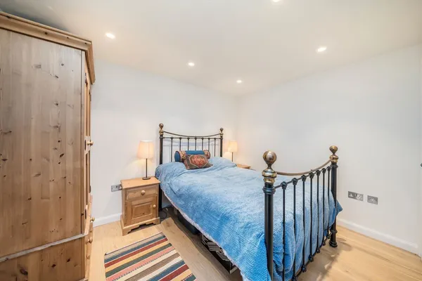 Elleray Road, Teddington, TW11 photo 8