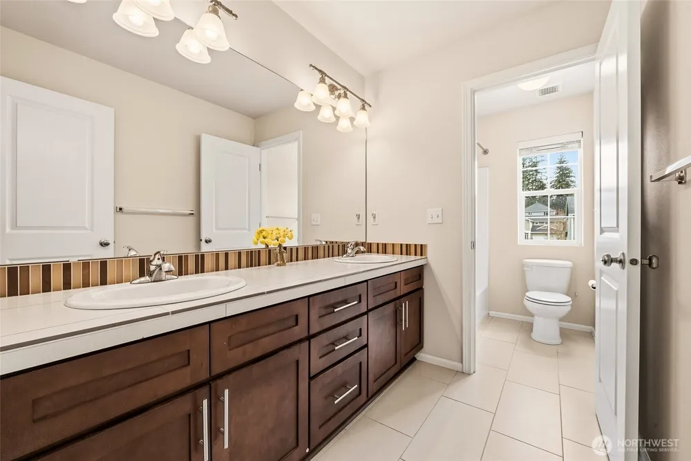 32355 48th Ave S, Auburn, WA 98001