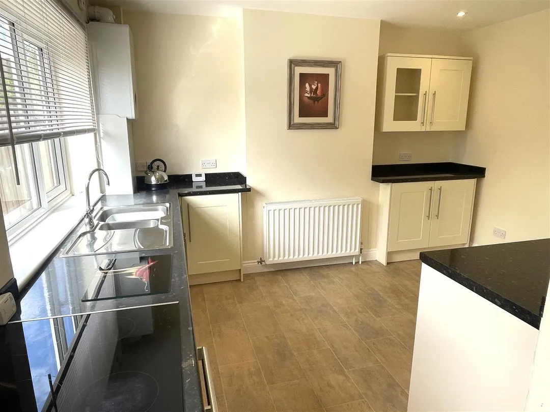 https://mr0.homeflow-assets.co.uk/files/photo/image/47234/2295/_x_/myY2dxrTGESl3jlG03HZSQ.jpg