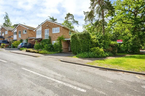Chiltern Gardens, Leighton Buzzard, B...