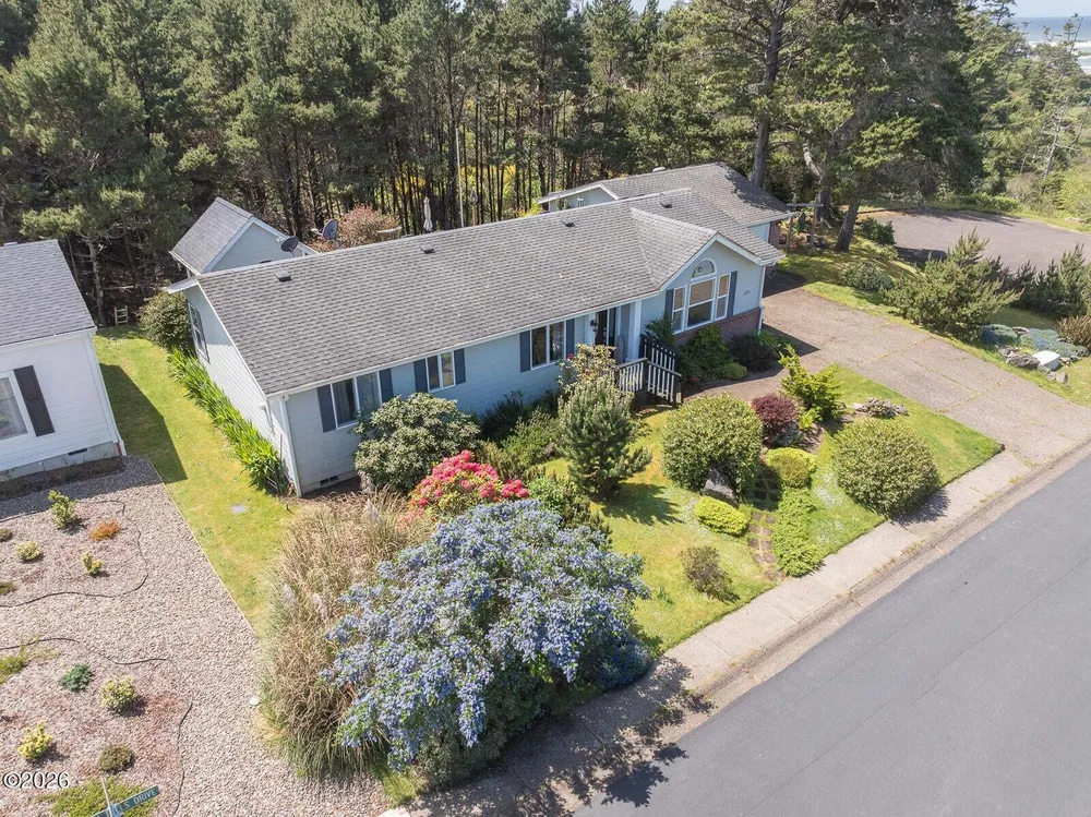 1215 SW Ocean Hills Dr, Waldport, OR 97394