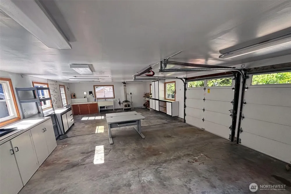 3718 S 334th St, Federal Way, WA 98001