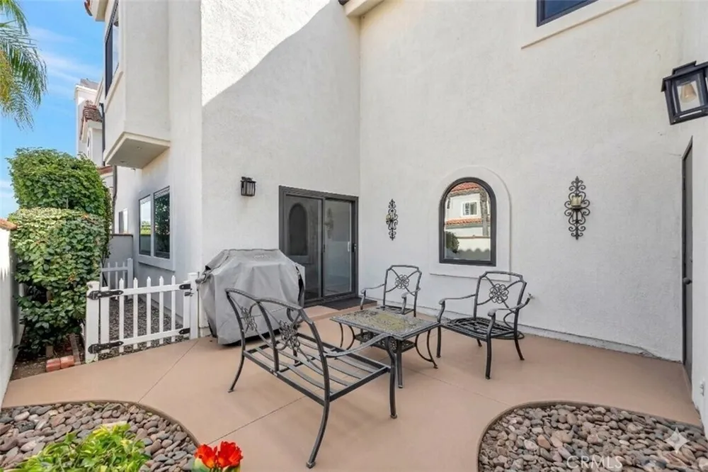1219 Delaware St, Huntington Beach, CA 92648
