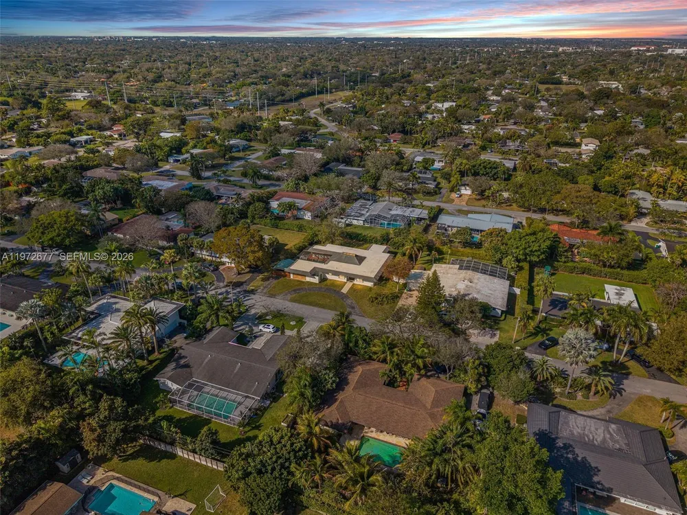 13780 SW 73rd Ct, Palmetto Bay, FL 33158