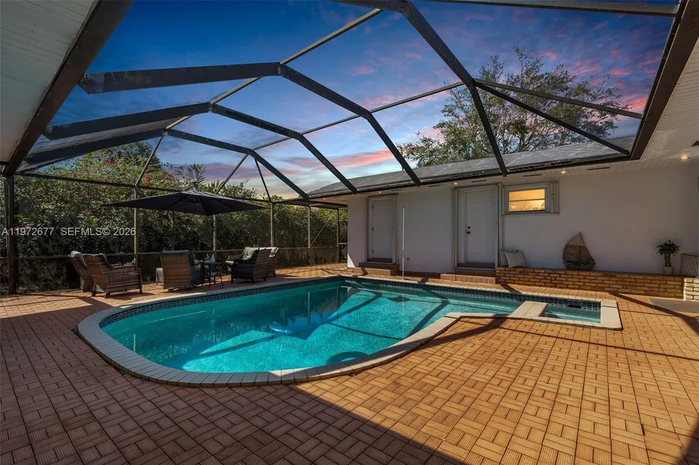 13780 SW 73rd Ct, Palmetto Bay, FL 33158