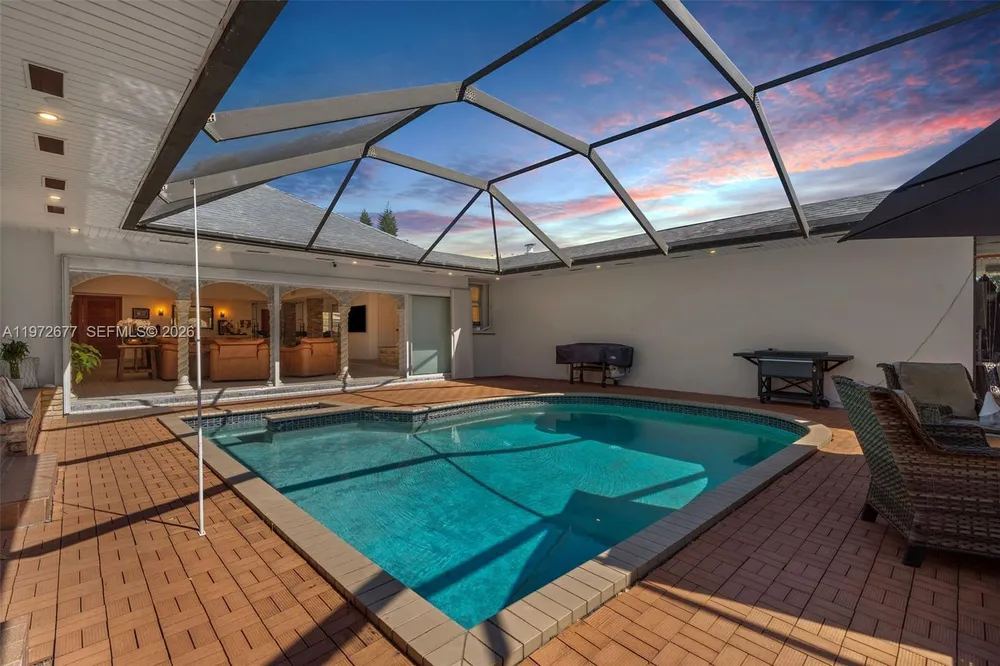 13780 SW 73rd Ct, Palmetto Bay, FL 33158