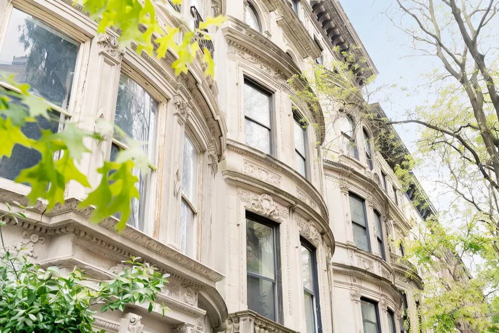 18 W 76th St, New York, NY 10023