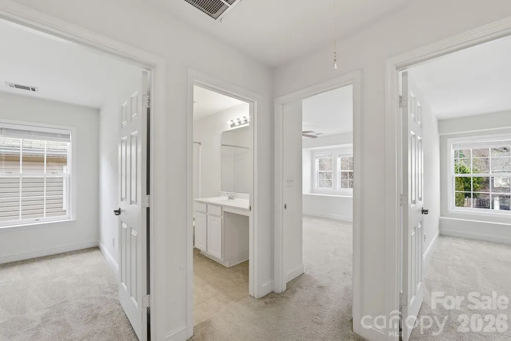 15614 Normans Landing Dr, Charlotte, NC 28273