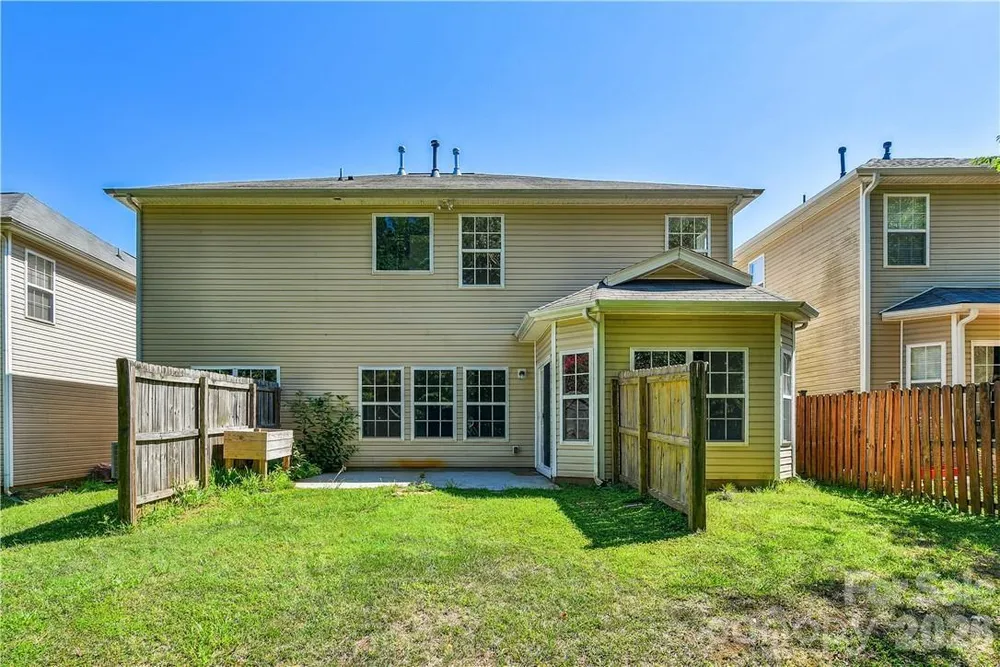 15614 Normans Landing Dr, Charlotte, NC 28273