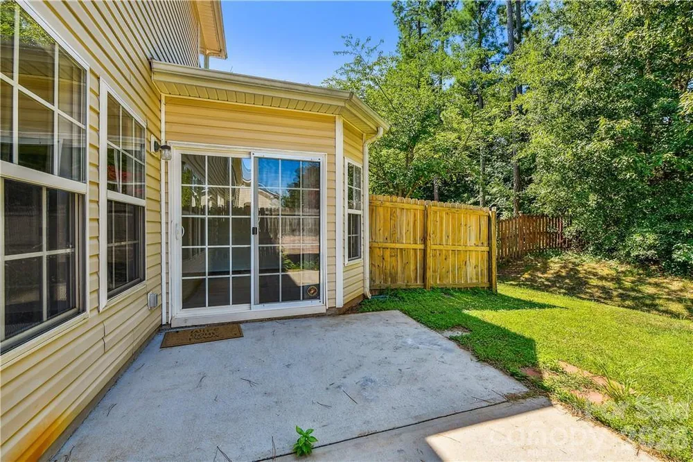 15614 Normans Landing Dr, Charlotte, NC 28273