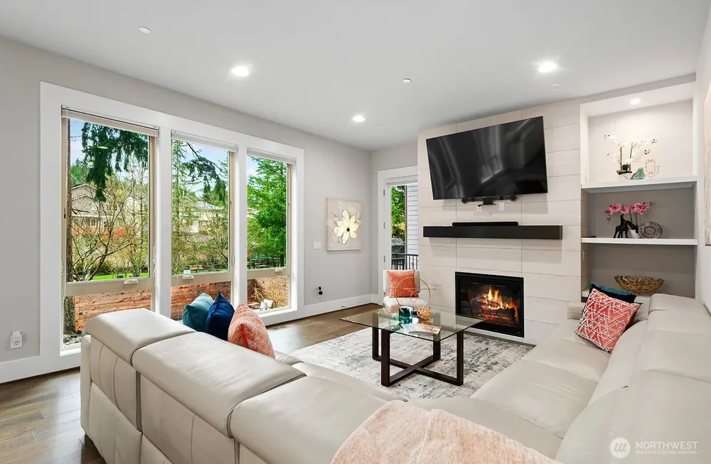 22250 NE 3rd Ct, Sammamish, WA 98074