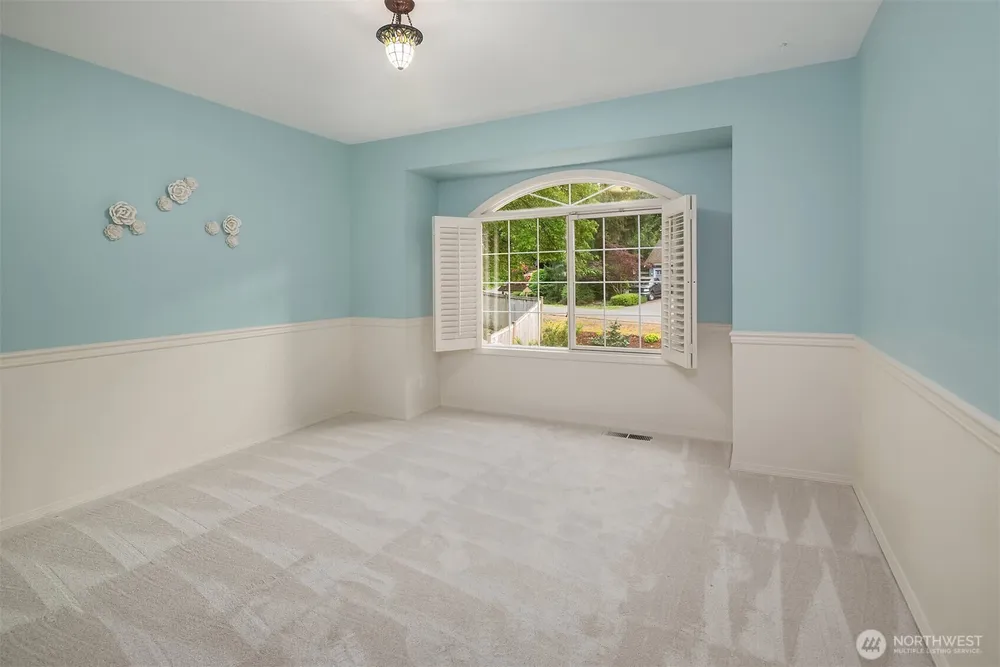 1308 233rd Ave SE, Sammamish, WA 98075