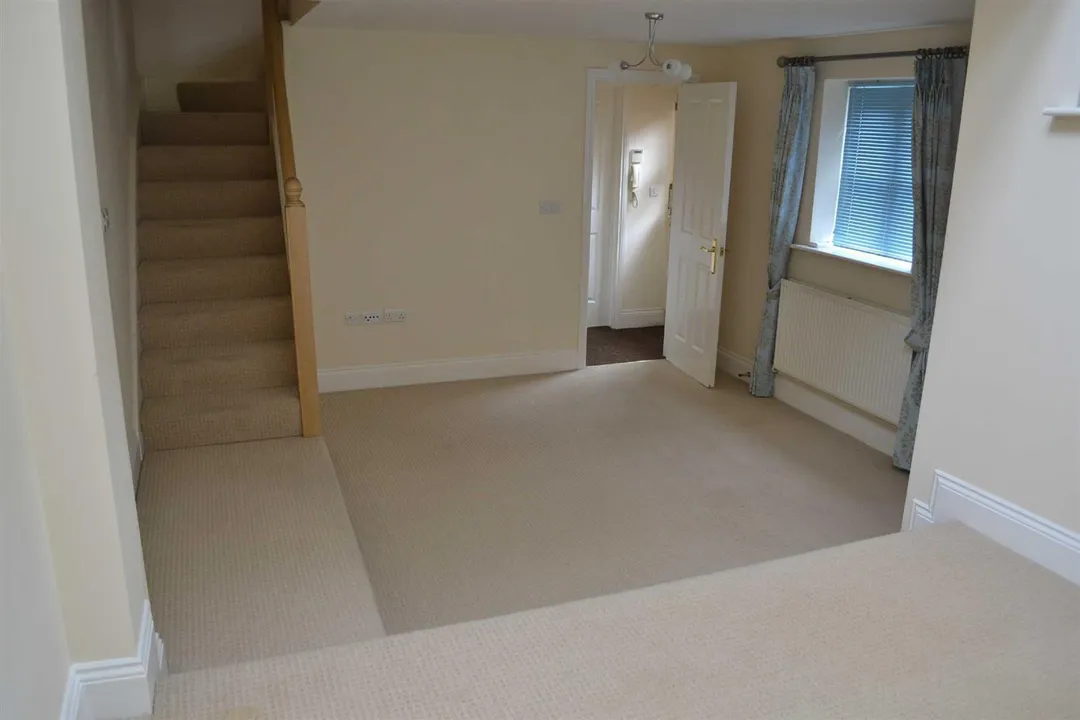 https://mr0.homeflow-assets.co.uk/files/photo/image/47241/7809/_x_/D89BKF12mEGZKUGAt7yeMw.jpg