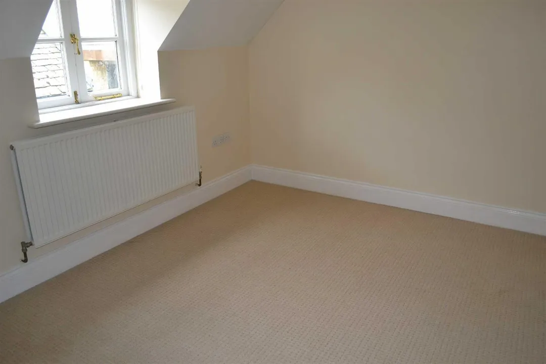 https://mr0.homeflow-assets.co.uk/files/photo/image/47241/7810/_x_/jN0DnAGNdE2gQ6vHNoUhDQ.jpg