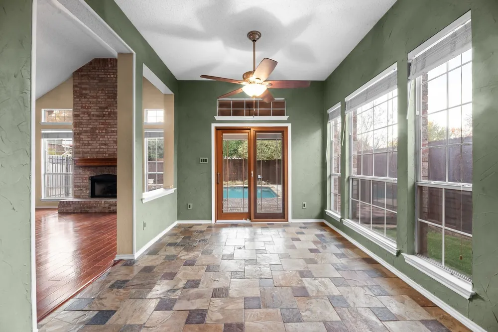 8029 Kristina Ln, North Richland Hills, TX 76182