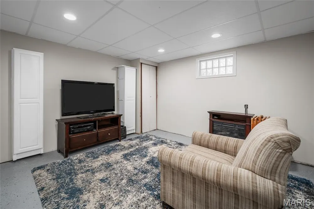 2180 Ebert Ln, Wentzville, MO 63385