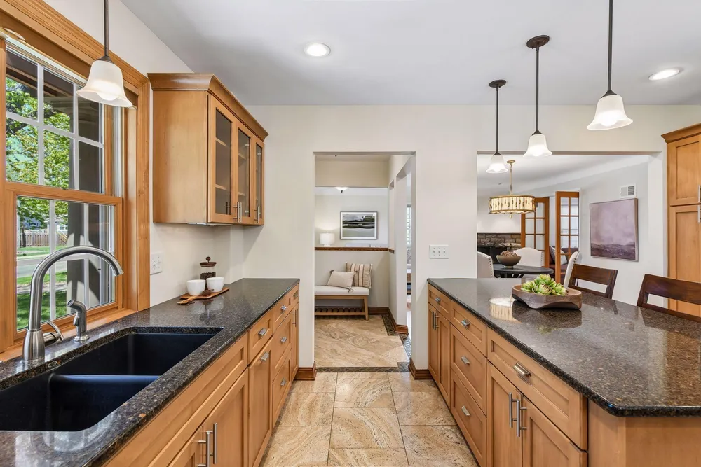 4013 Natchez Ave, Edina, MN 55416