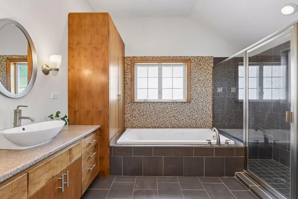 4013 Natchez Ave, Edina, MN 55416