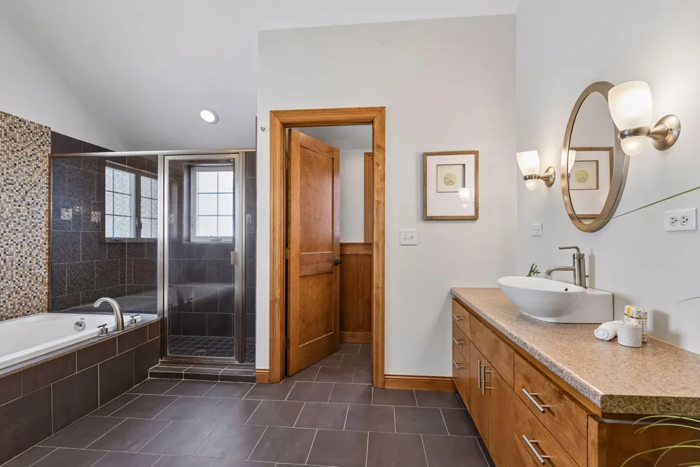4013 Natchez Ave, Edina, MN 55416