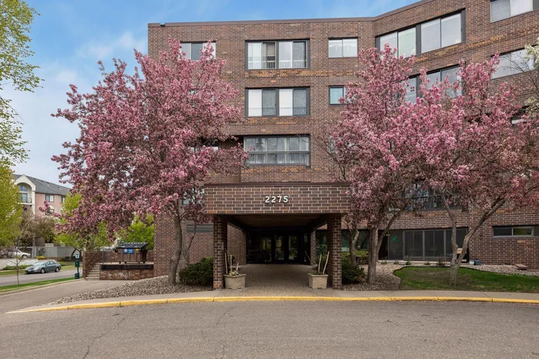 2275 Youngman Ave, Saint Paul, MN 55116
