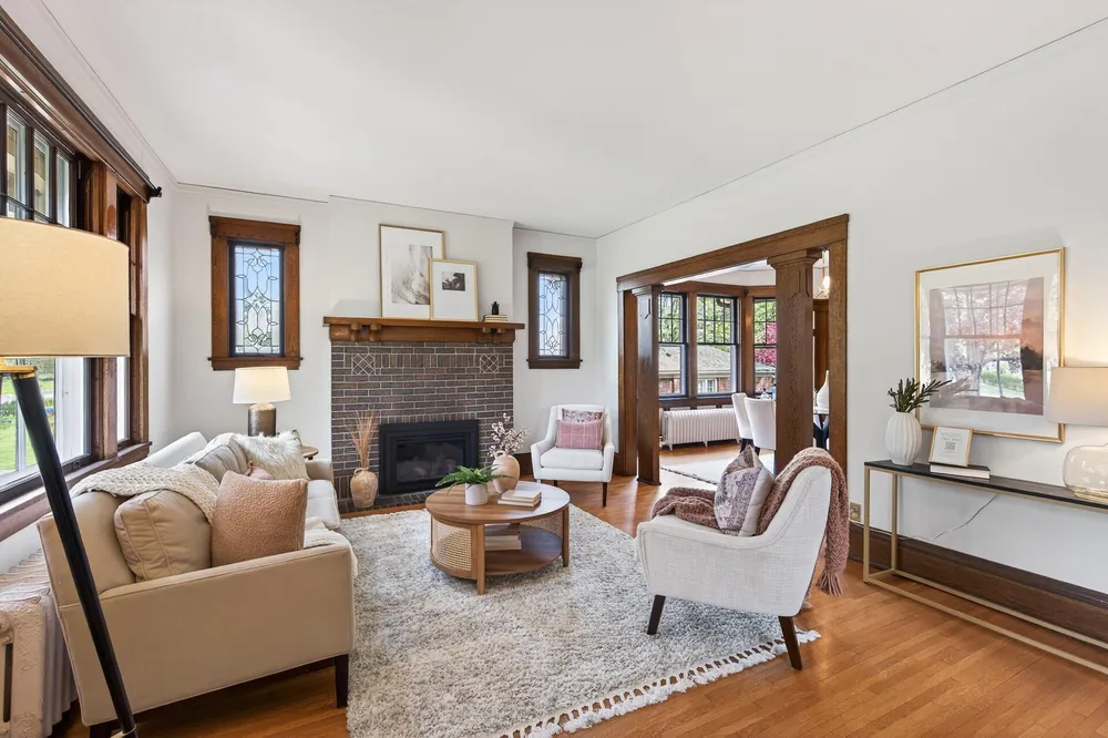 1866 Summit Ave, Saint Paul, MN 55105