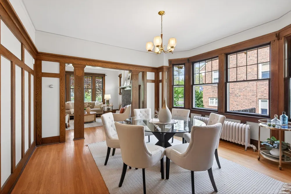 1866 Summit Ave, Saint Paul, MN 55105