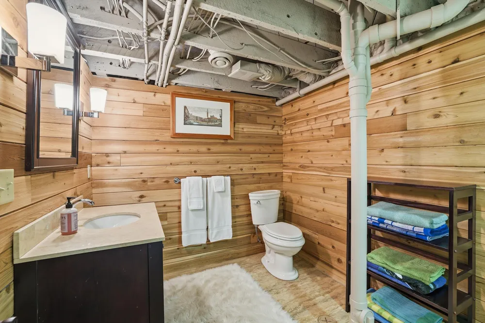 994 Wagon Wheel Trail, Mendota Heights, MN 55120