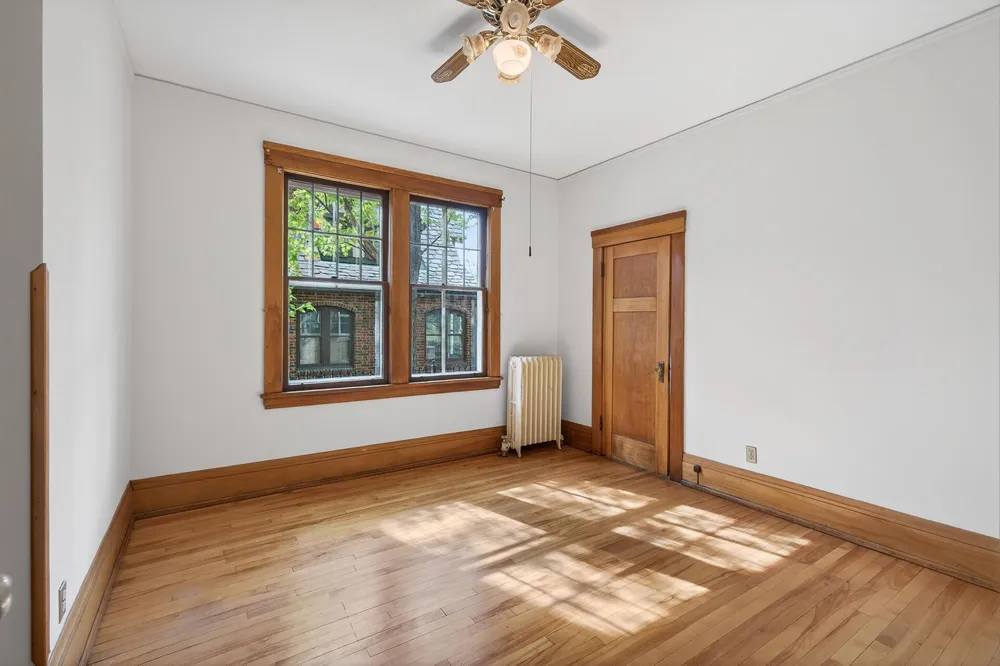 1866 Summit Ave, Saint Paul, MN 55105