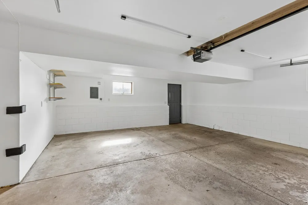 631 Greenway Ave N, Oakdale, MN 55128