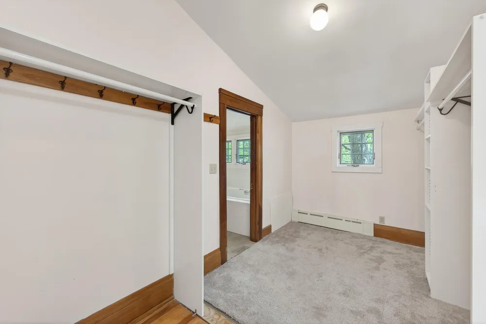 1866 Summit Ave, Saint Paul, MN 55105