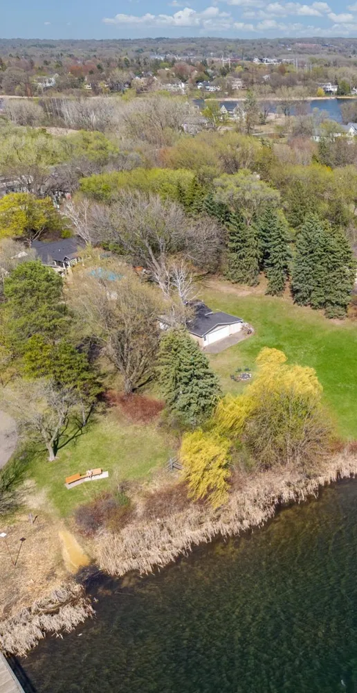 994 Wagon Wheel Trail, Mendota Heights, MN 55120