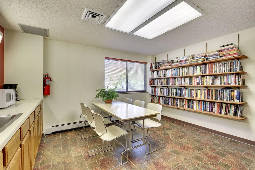 2275 Youngman Ave, Saint Paul, MN 55116