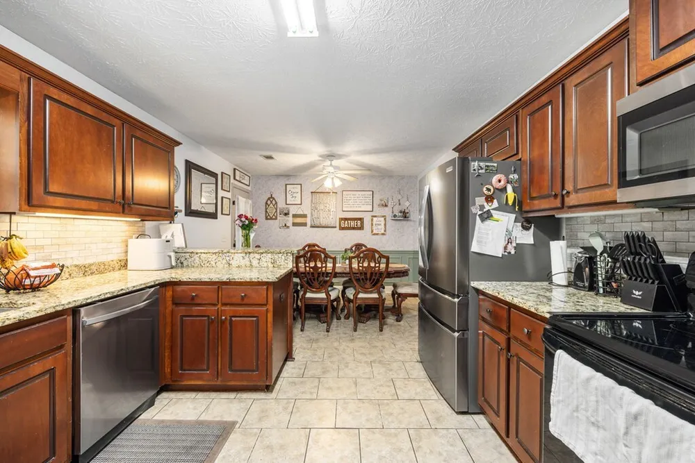 2904 Poyner Dr, Phenix City, AL 36870