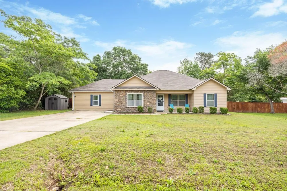 2904 Poyner Dr, Phenix City, AL 36870