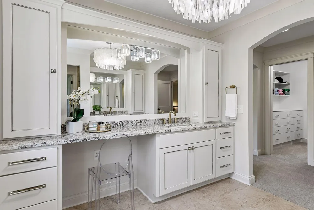 6671 Amberwood Ln, Chanhassen, MN 55317