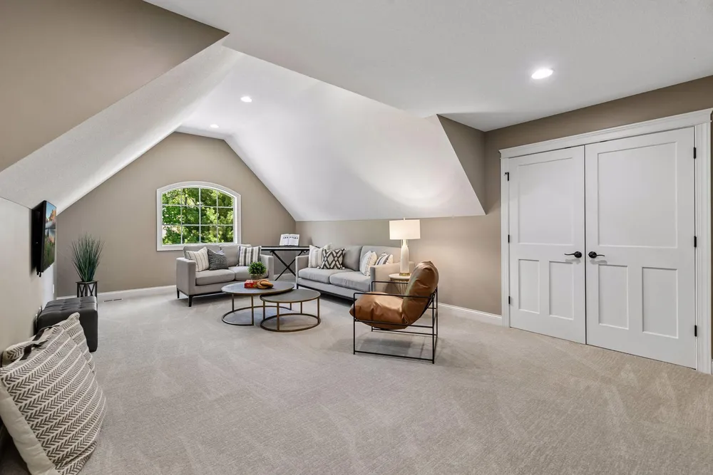 6671 Amberwood Ln, Chanhassen, MN 55317