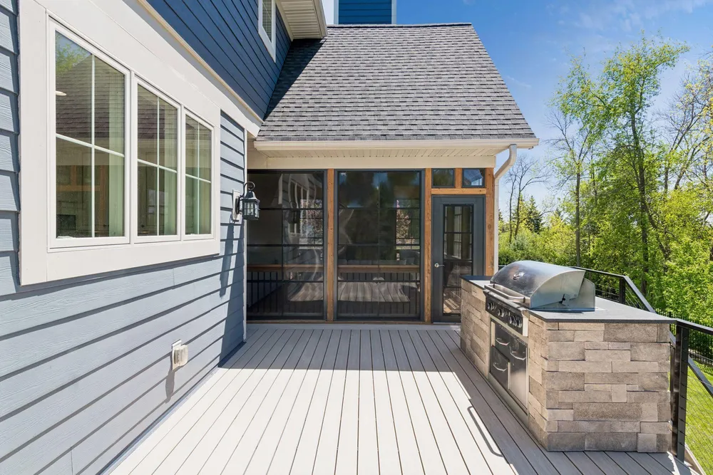 6671 Amberwood Ln, Chanhassen, MN 55317