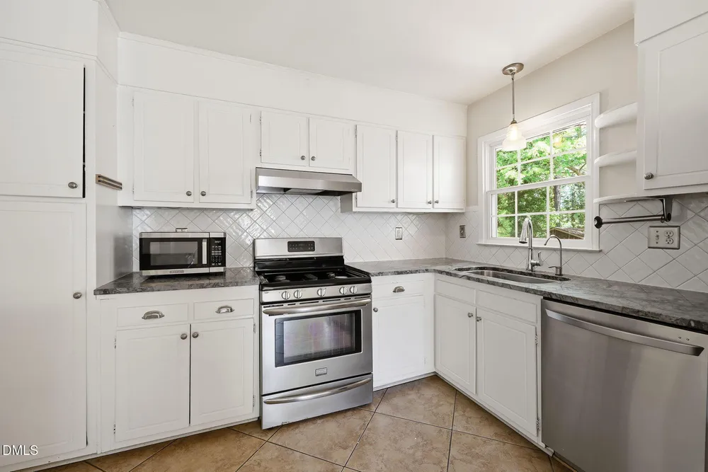 5940 Wintergreen Dr, Raleigh, NC 27609
