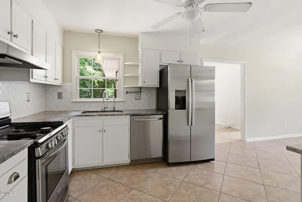 5940 Wintergreen Dr, Raleigh, NC 27609