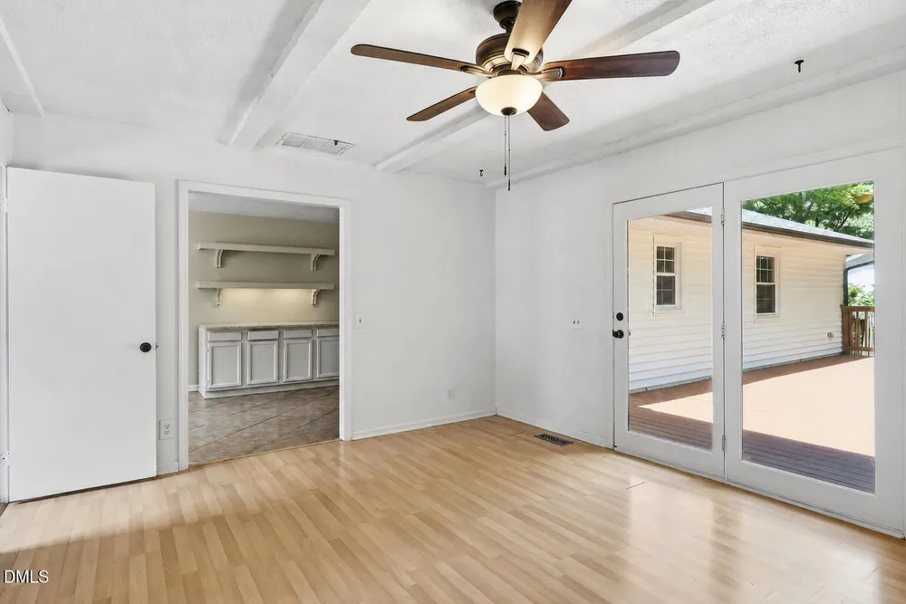 5940 Wintergreen Dr, Raleigh, NC 27609