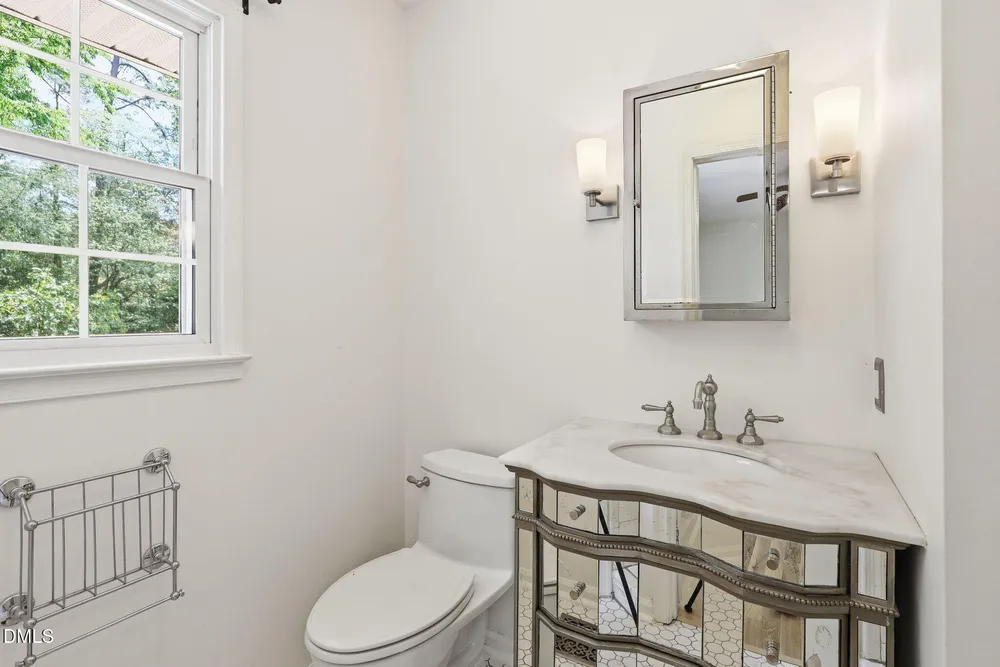 5940 Wintergreen Dr, Raleigh, NC 27609