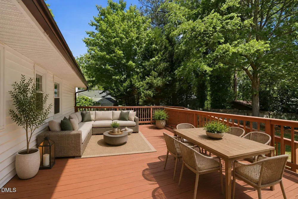 5940 Wintergreen Dr, Raleigh, NC 27609