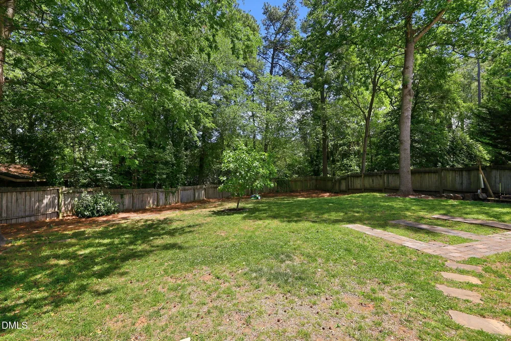 5940 Wintergreen Dr, Raleigh, NC 27609