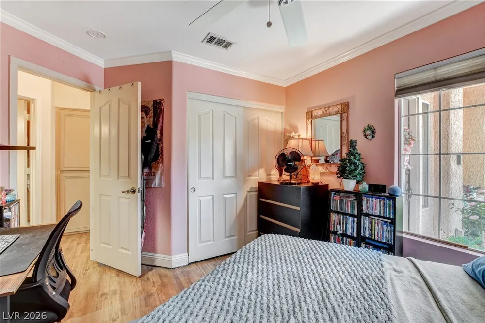 9224 Sunnyfield Dr, Las Vegas, NV 89134